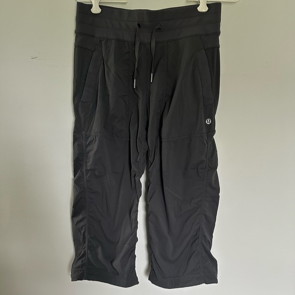 lululemon dance studio mid length size 4 - Picture 4 of 10